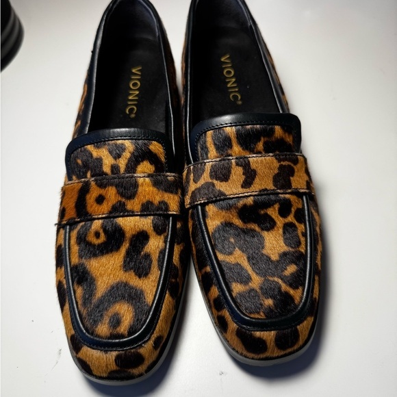 Vionic Loafer New - Picture 3 of 8
